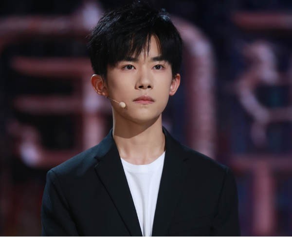 易烊千玺艺考表演成绩单曝光：可以看到本次联考，两门成绩都很不错