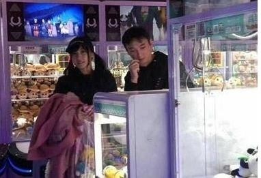 网友拍到王思聪疑似“新女友”约会！眼尖网友认出竟然是佐野雏子