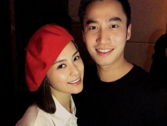 阿娇(钟欣潼)晒出钻戒：宣布接受男友赖弘国求婚！粉丝们献上祝福