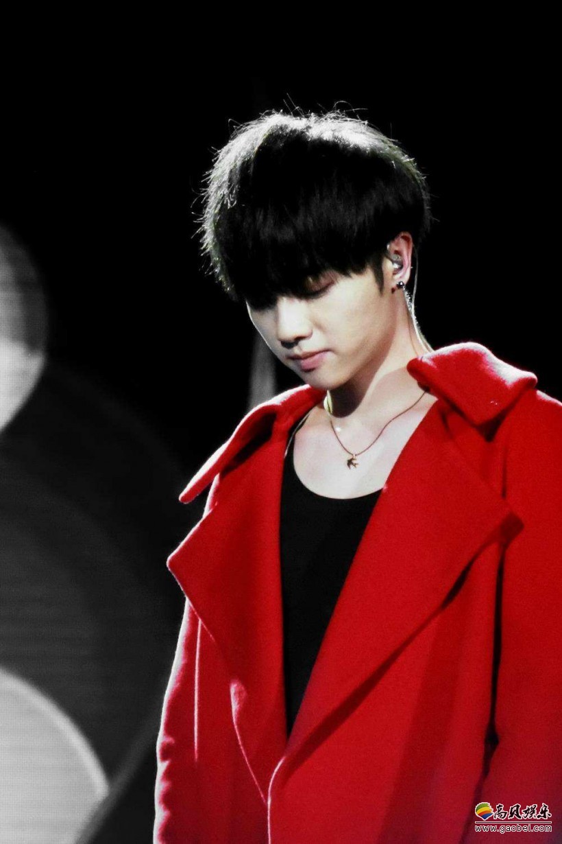 《歌手》2018新一轮竞演：华晨宇凭借原创歌曲《齐天》完成首秀