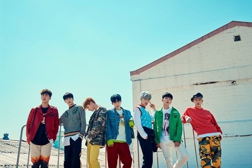 MonstaX的全新日文专辑《SPOTLIGHT》在Oricon日榜排名1位