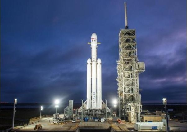 SpaceX公司猎鹰重型火箭已经成功完成各项测试：随时准备进入轨道