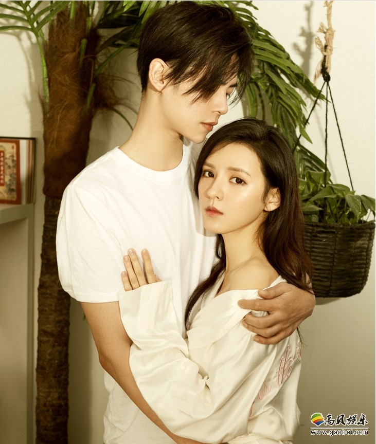 王思聪前女友张予曦微博晒出：与男友陳柏融的恩爱照！男帅女美超登对