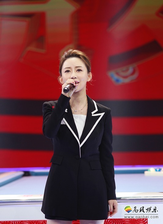 潘晓婷参加央视举办的贺岁杯赛事：父亲潘健作为特别嘉宾为冠军颁奖