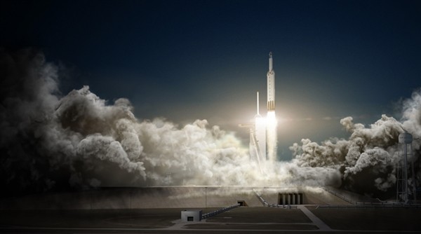 Space X猎鹰重型火箭首飞发射成功：人类现役最强运载火箭横空出世