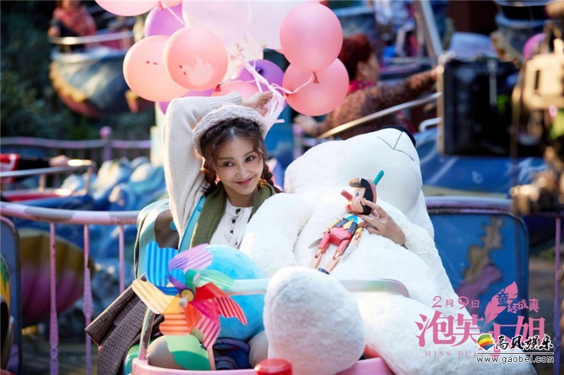 《泡芙小姐》发布导演特辑：从多个角度揭秘导演拍摄影片的心路历程