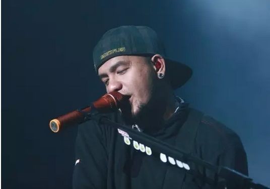 花莲发生强震：歌手张震岳在花莲博爱街开设的小酒馆！也受到了波及