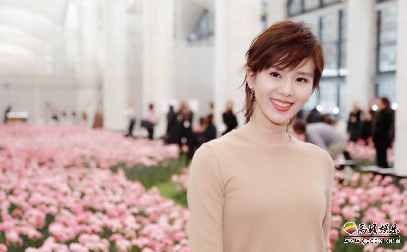 刘诗诗清爽短发造型：出席纽约时装周2018秋冬秀场，尽显其青春活力