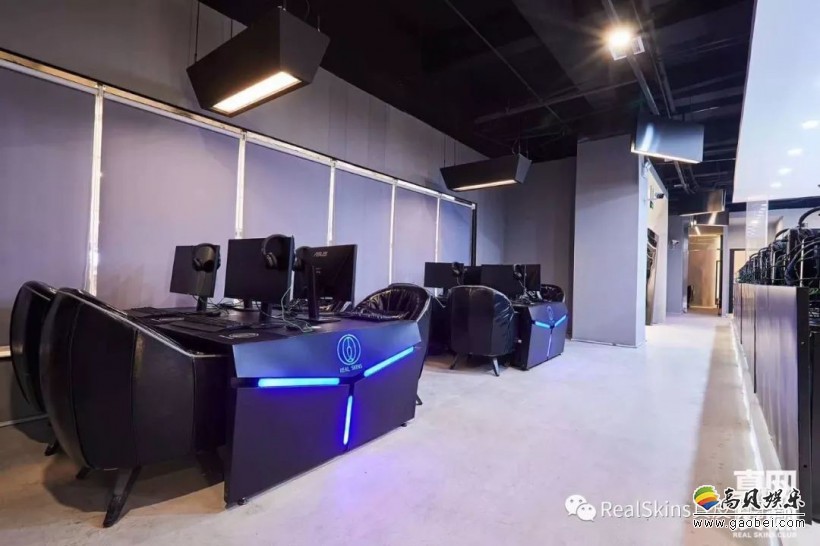 LOL主播大司马宣布自己的“真皮网咖”开业：公众号晒出多张内部照片
