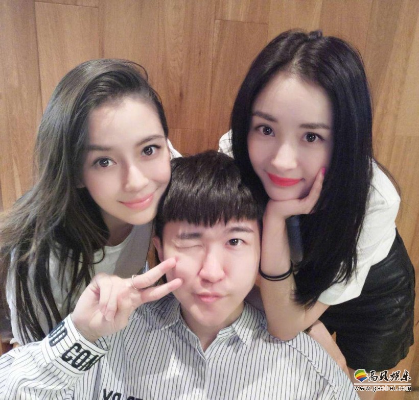 杨幂晒出与Baby、张大大合照:三人卖萌嘟嘴!杨幂与Baby依然少女 杨幂晒出与Baby、张大大合照:三人卖萌嘟嘴!杨幂与Baby依然少女