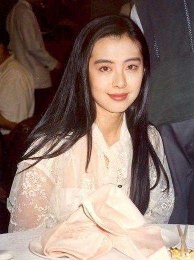 1992年央视举办晚会为即将出征的奥运健儿壮行：王祖贤受邀来到现场