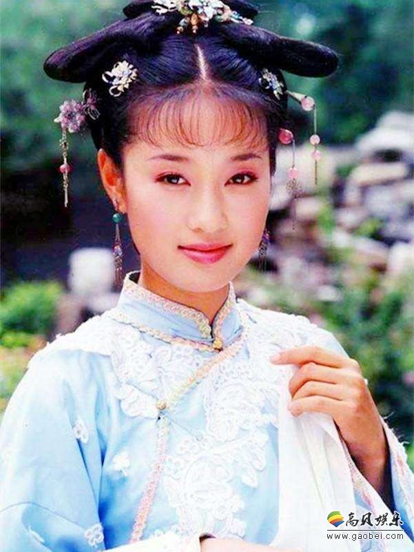 马伊琍晒出《还珠格格》第三部剧照：古装扮相，笑容甜美可爱倾倒众人