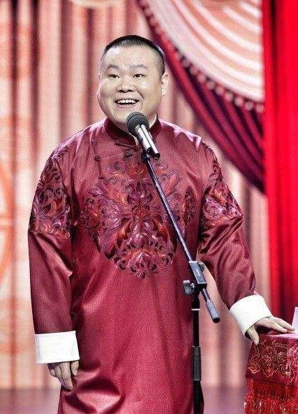 岳云鹏微博晒旧照回忆自己青春年少时：称那时以为自己会打一辈子光棍