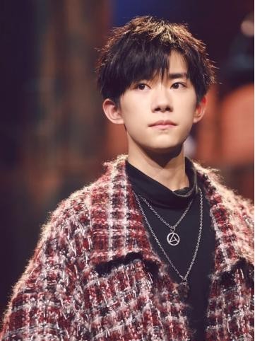 易烊千玺：曾由替身代跳，于是狂练习，在出道3周年舞台秀出成果