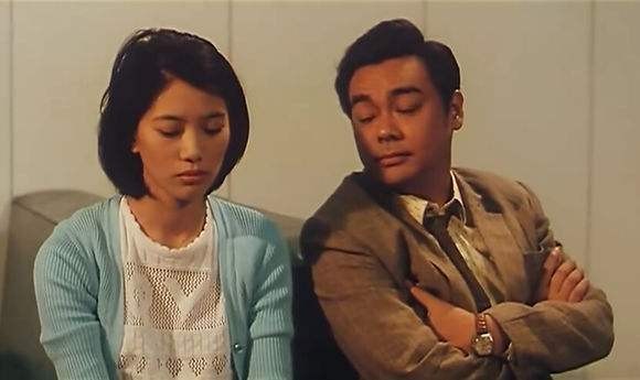 袁咏仪晒出儿子和刘青云合影：小魔童长高不少，已经快到刘青云肩膀
