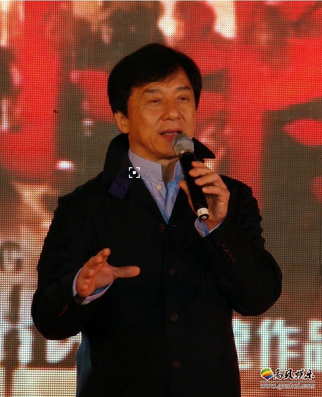 全国政协委员成龙谈到此次参加两会的感受！感叹道：厉害了！我的国