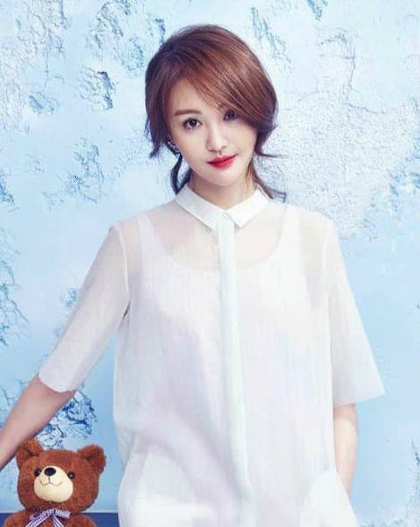 郑爽在自己的粉丝雪糕群上更新动态：晒出和公司员工的微信对话记录