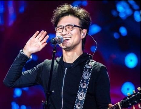 本季《歌手》节目中最大看点之一：汪峰每期选曲、表演都备受观众期待