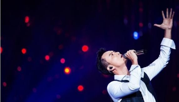 《歌手》李泉演绎自己作曲作词歌曲《哪怕我很小》自弹自唱火力全开