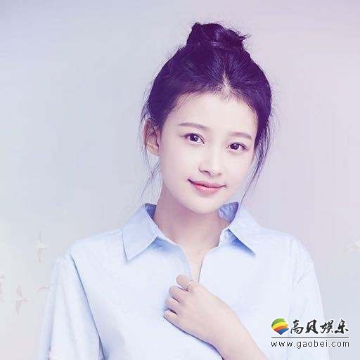 孙怡偏分的发型换成空气刘海：减龄如同少女，搭配温和安静长相