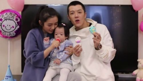 王栎鑫晒出与女儿语音聊天记录：声音稚嫩，奶音十足，十分可爱