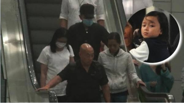刘德华和朱丽倩、女儿Hanna吉隆坡之行后：坐夜班飞机返回香港