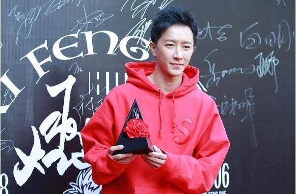 《这！就是街舞》女舞者哭诉Battle方式不公平：韩庚还原此事真相