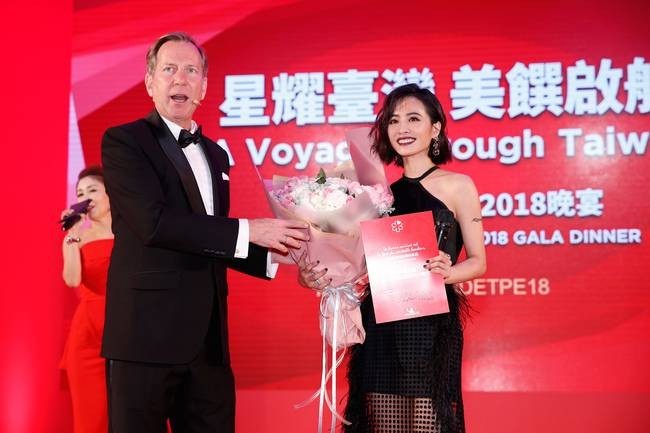 台北米其林指南2018年晚宴：蔡依林“甜点创意师”身份亮相现场