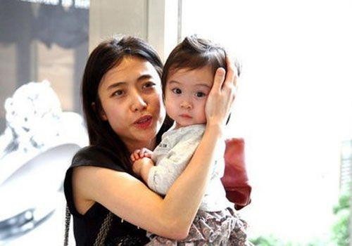 港媒报道：甘比将所拥约46亿豪宅：以大女儿为名取名为“秀桦阁”