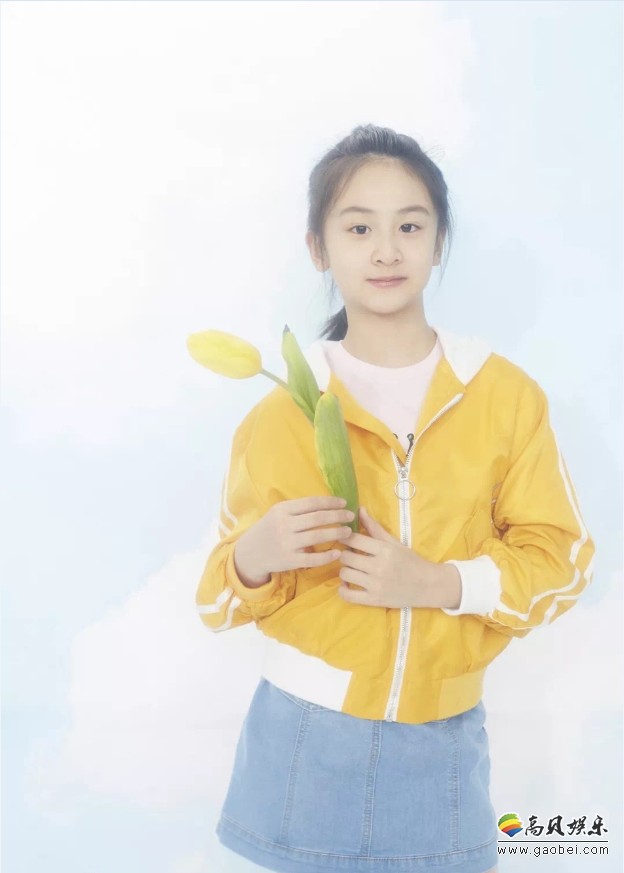 田亮叶一茜女儿田雨橙拍摄写真森碟已长大初具甜美少女气息