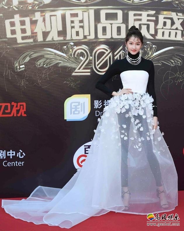 面对质疑吐槽造型奇葩！甚至上热搜：关晓彤团队终于给出了解释