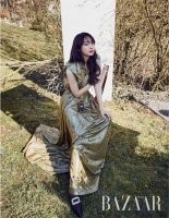 时尚杂志方面公开了携手申敏儿拍摄的最新四月号写真大片
