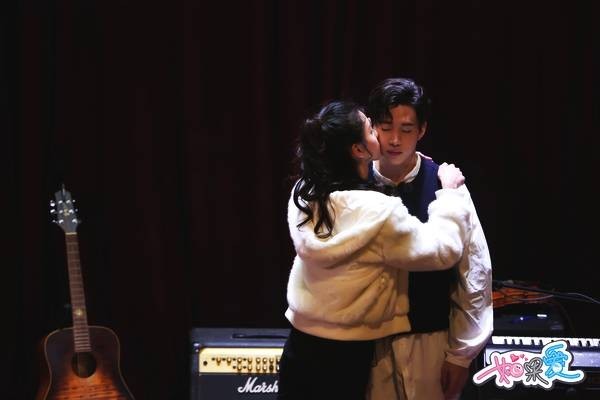 《如果爱》收官：刘宪华、陈都灵上演复古舞会！展现出音乐才能