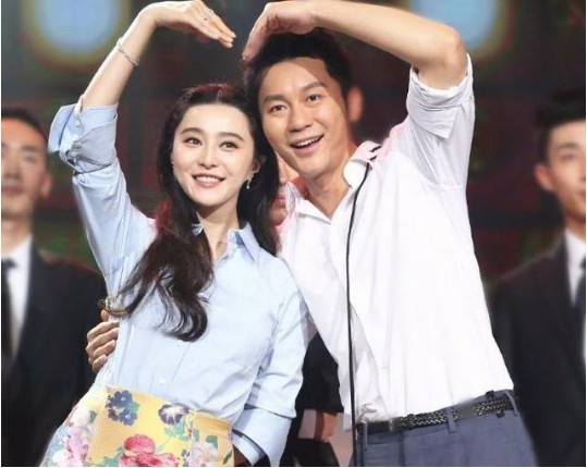 网友发布所谓“范冰冰、李晨婚礼请柬”很快有消息称请柬是假的