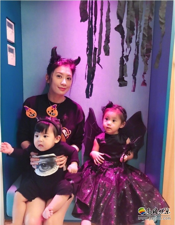 粉丝会晒出贾静雯带着女儿咘咘和Bo妞现身机场照：相处和谐有爱