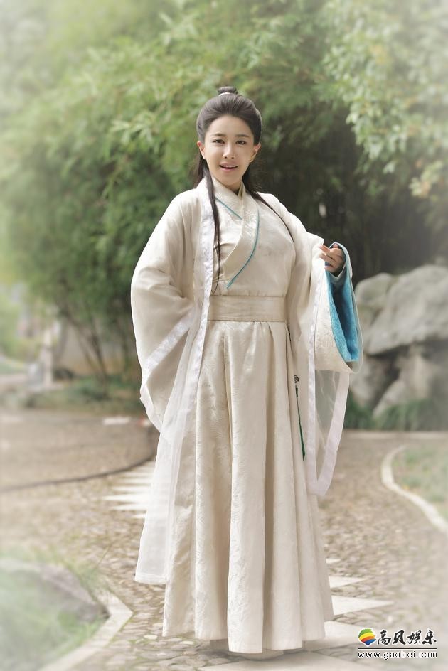 『白蛇前传』即将上映：这是主演张暖雅首度在萤幕以古装扮相示人