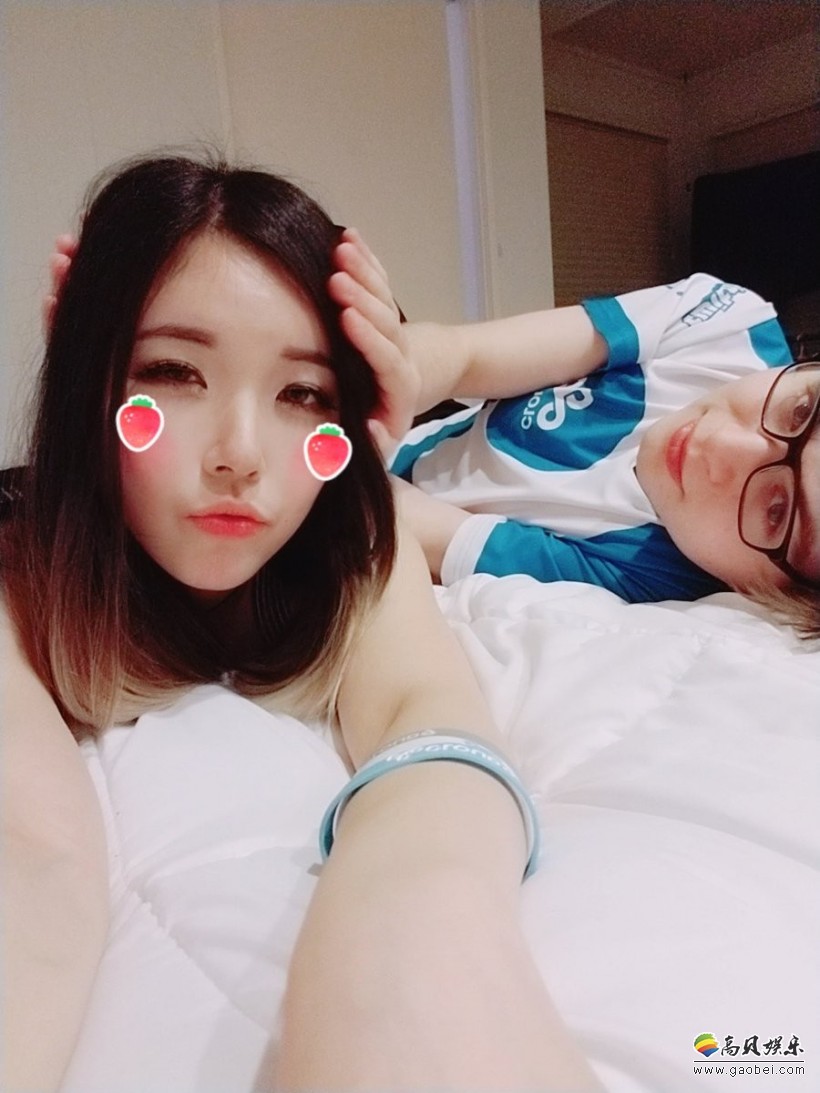c9女装,C9女装AD-第1张图片-潮百科