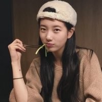 秀智公开可爱的吃播视频  镜头下也毫无瑕疵的美貌相当的吸睛