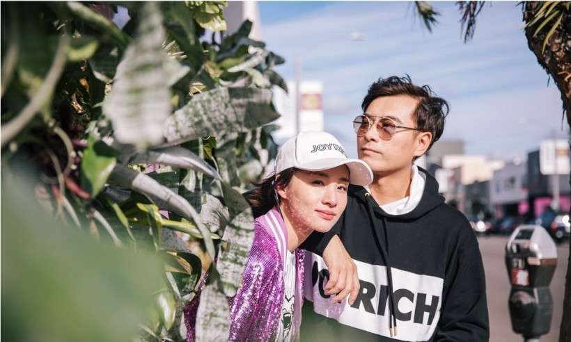 陈龙、章龄之写真大片：二人没有过多花哨动作，依然感受到爱意满满