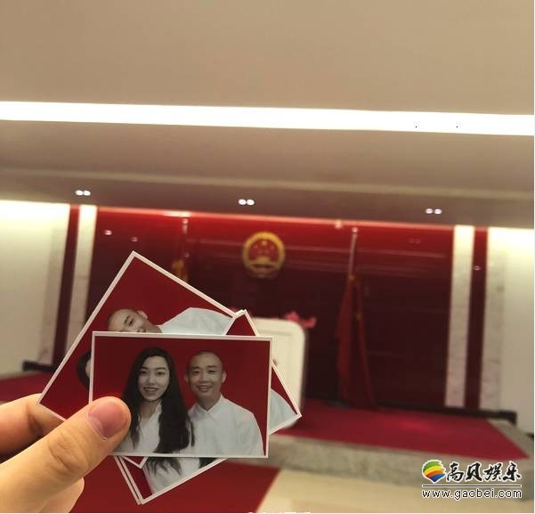 GAI与女友同框晒结婚证照片：GAI微博晒出结婚证！宣布结婚喜讯