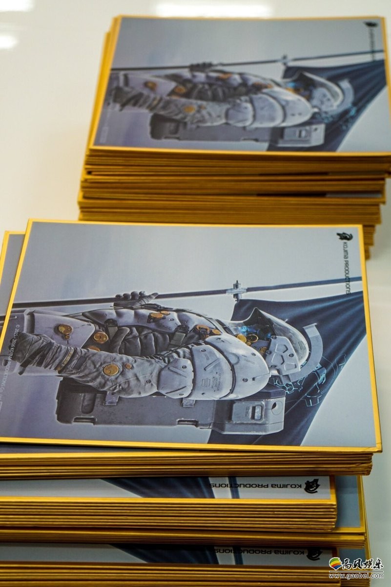 官方公布更多小岛工作室周边：原来金色苹果iPhone X壳还不是最厉害的