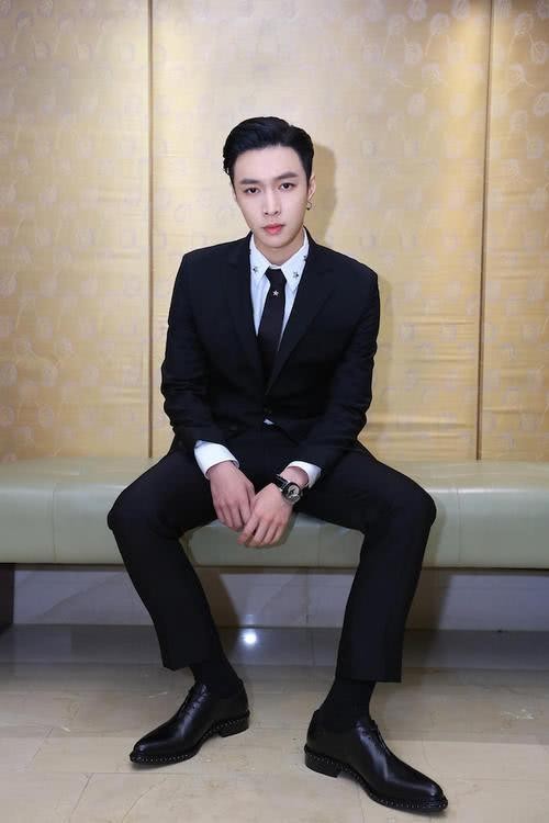 张艺兴晒出《偶像练习生》截图公开维权：《偶像练习生》节目组致歉