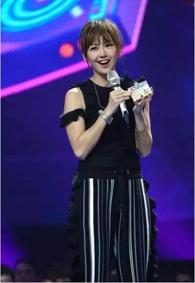 孙燕姿《我想和你唱》节目选唱《半句再见》：众多粉丝重温人气歌曲