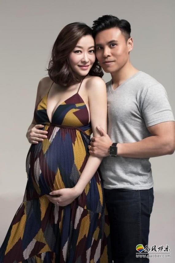 香港媒体公开熊黛林最新动态：熊黛林和老公郭可颂出门逛街被偶遇