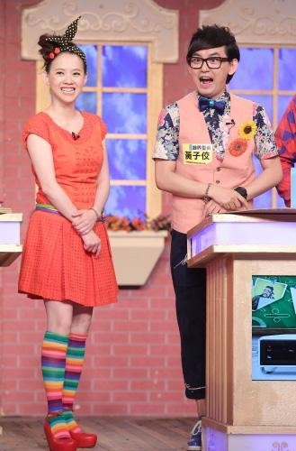黄子佼求婚成功：曾经旧爱曾宝仪得知喜讯4字回应：“祝福恭喜”
