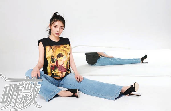 徐冬冬时髦春装look：知性又充满英气！徐冬冬发文调侃自己变胖了