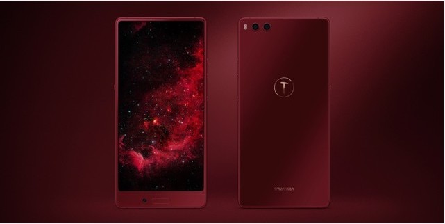 不少网友吐槽坚果3外形：对于该机的争议，罗永浩“肯定会卖得很好”