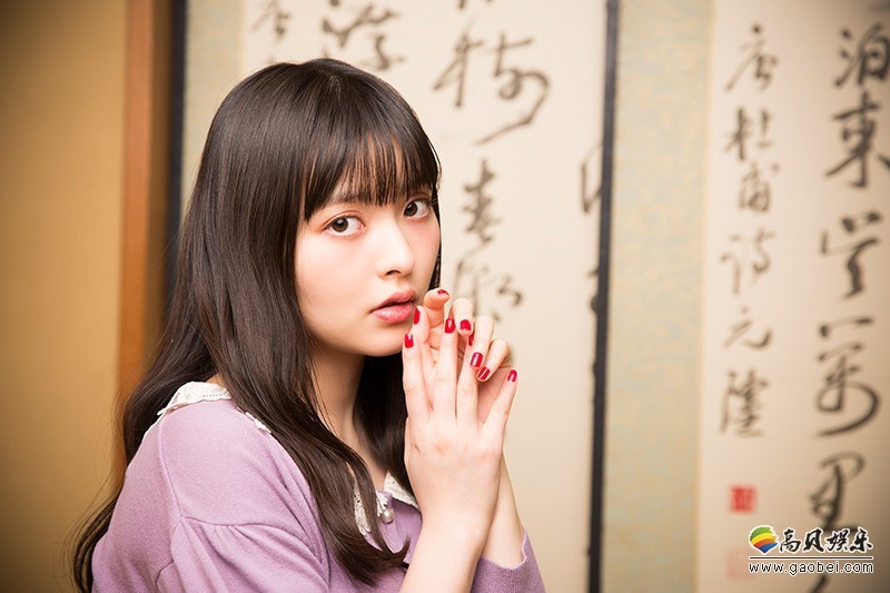 美女声优上坂堇再曝新照：释放纯情气质之余！澎湃胸前平添许多妩媚