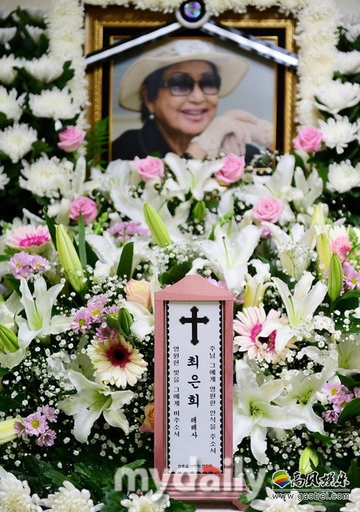 韩国元老级电影演员崔恩熙昨天下午因病去世  享年92岁