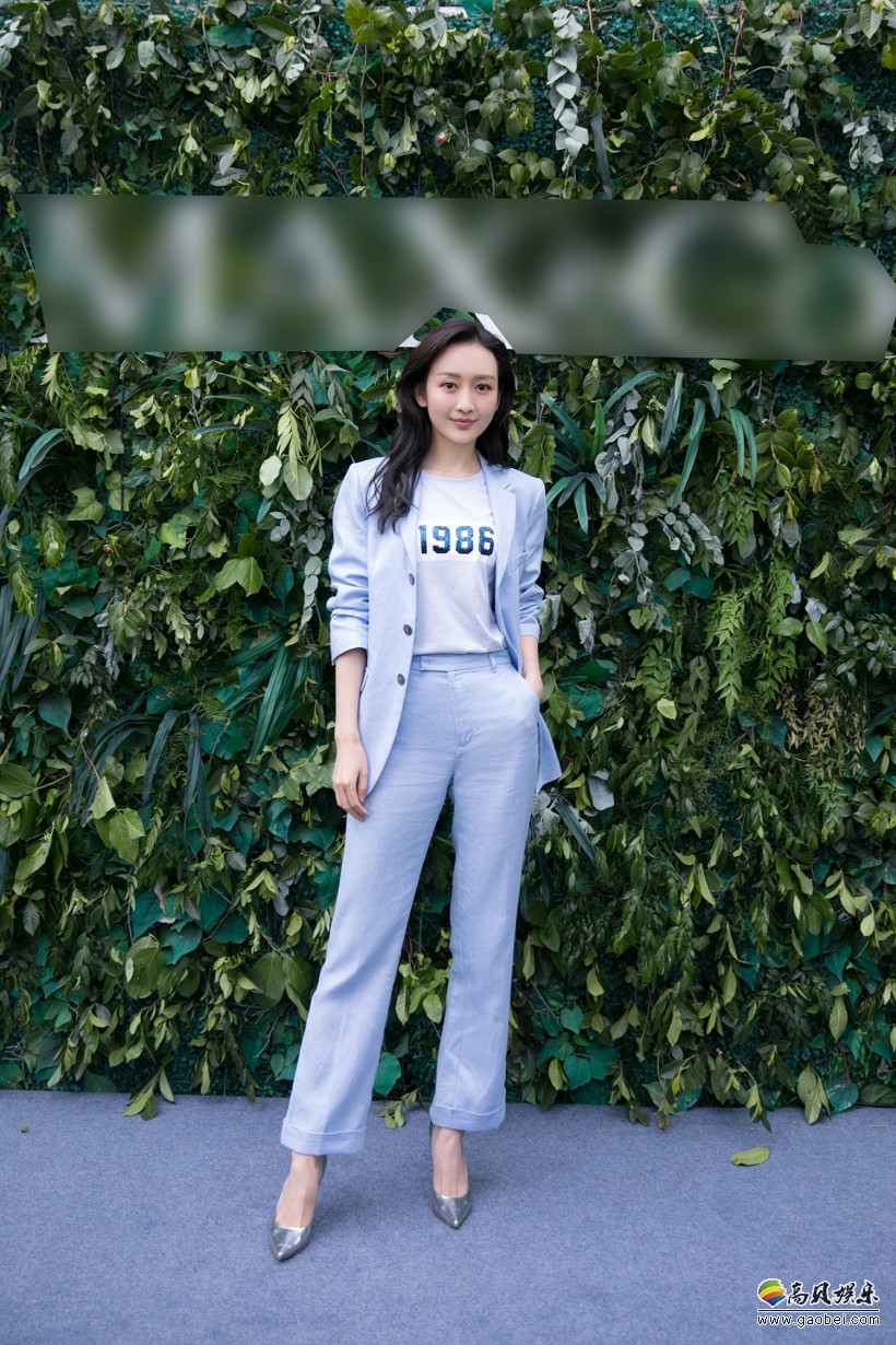 王鸥受邀化身时尚“推手”来到天府之国：惊喜亮相成都“落日派对”